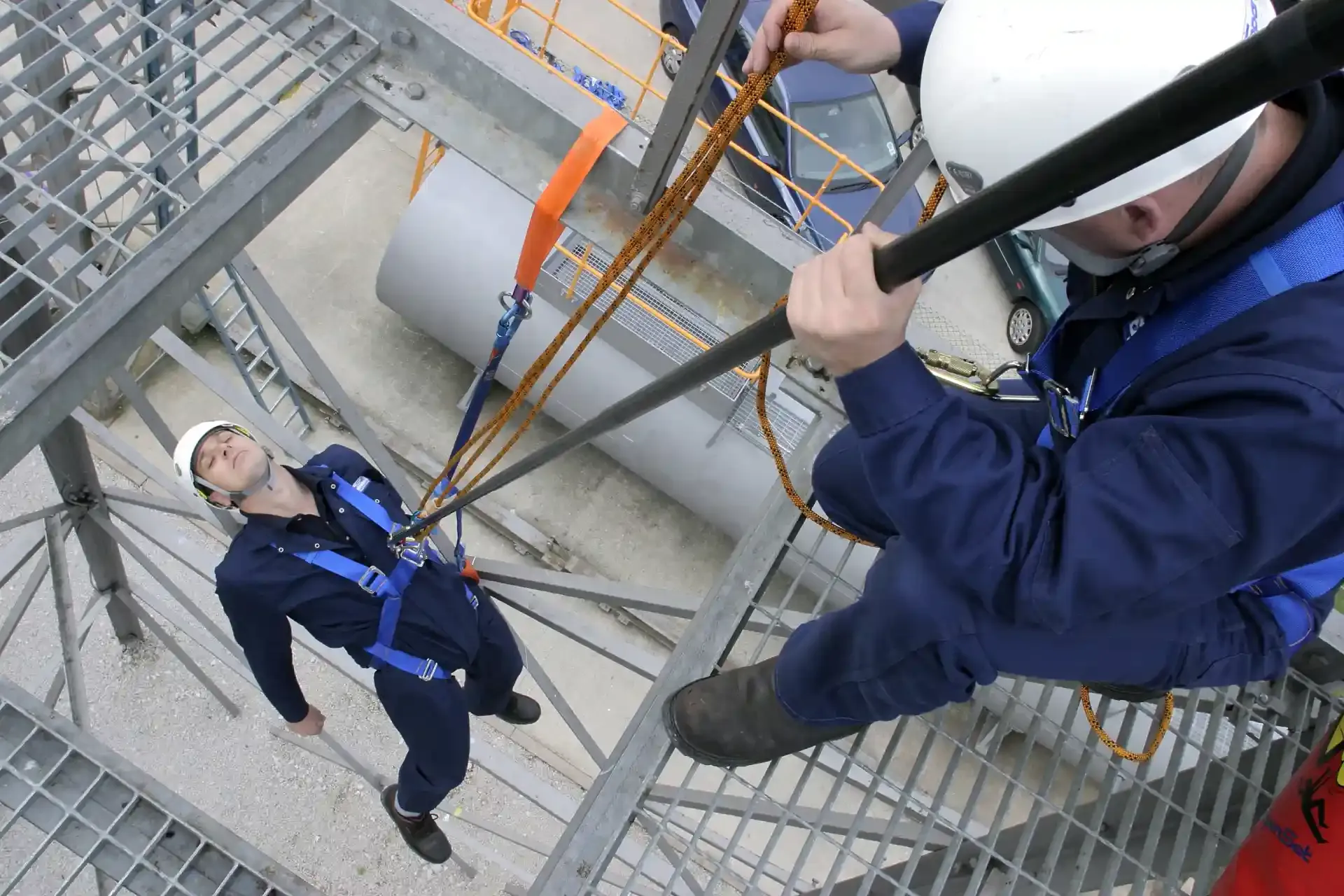 perbedaan body harness dengan safety belt