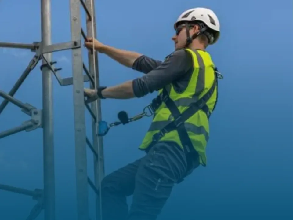 7 PPEs Mandatory For Those Working At Heights