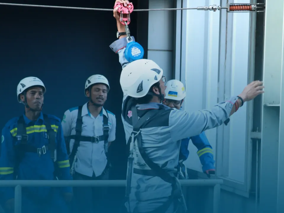 What Is a Permanent Lifeline and Its Function for High-altitude Workers?
