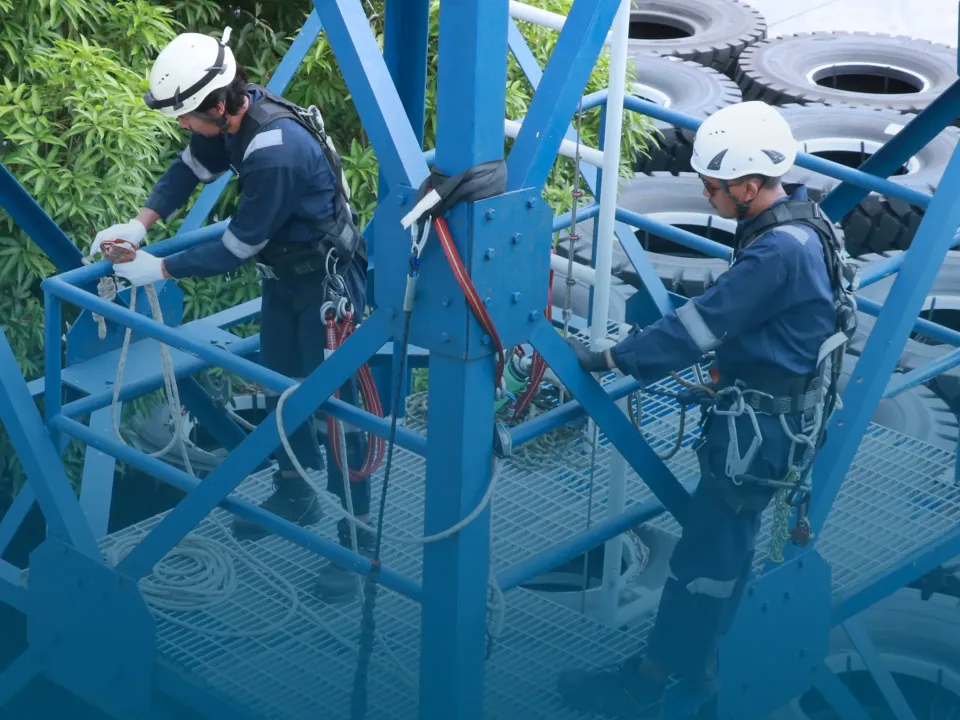 Use PPE for Working at Heights to Reduce Risks