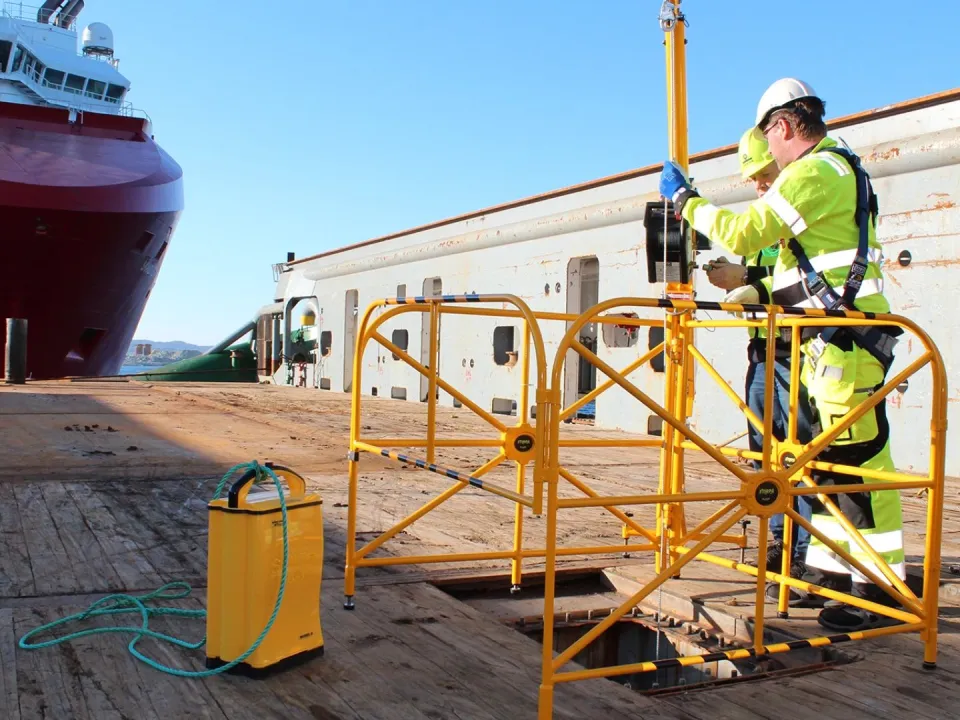 IN-8002 Davit Arm Self Supporting Barricade | Confined Space Safety