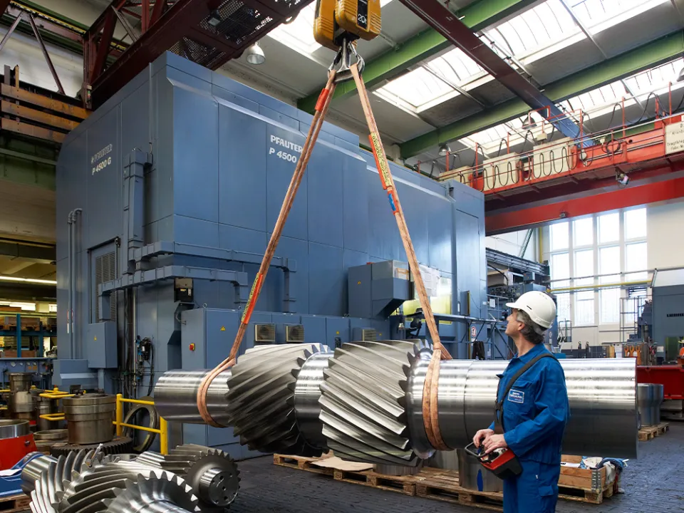 Attrezzature e soluzioni brevettate per fabbriche e officine