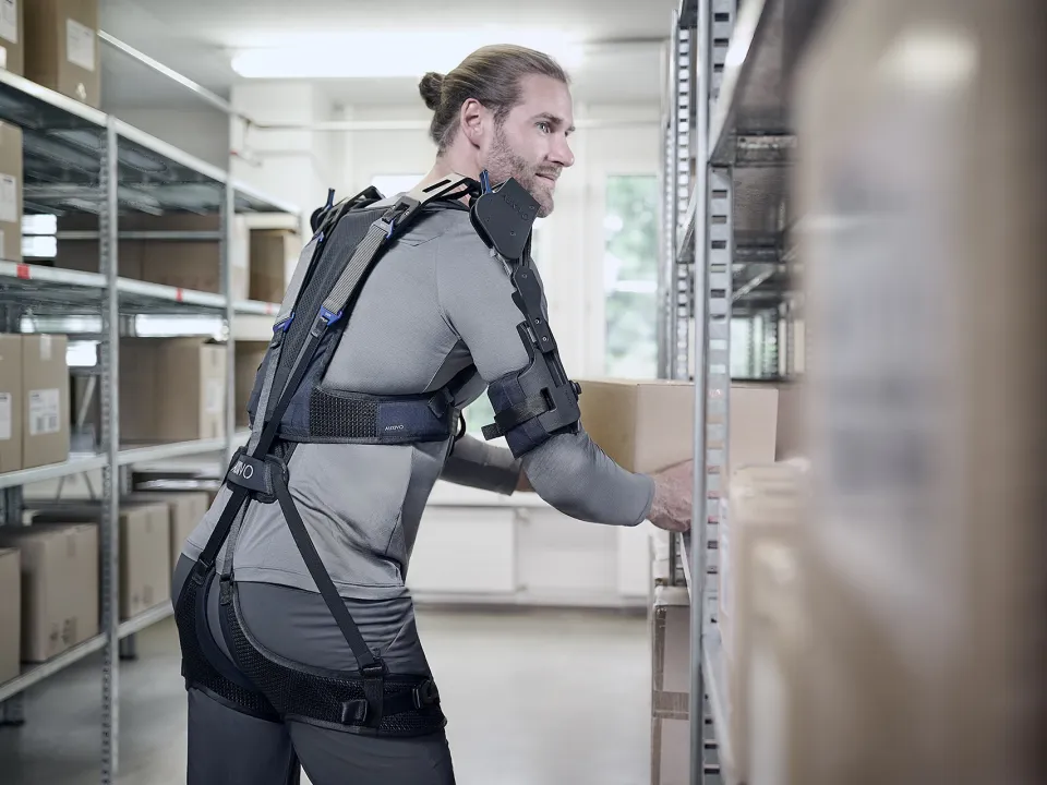 OmniSuit multitask exoskelet – schouder & rugondersteuning bij tillen en bovenhands werk