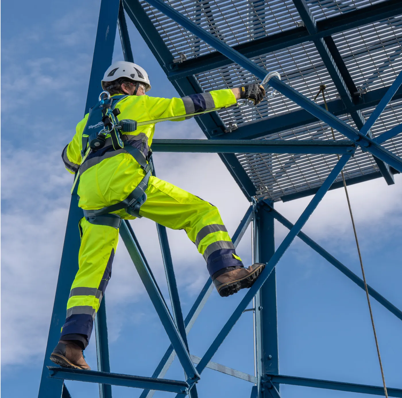 Worker Weight & fall Arrest Equipment, lanyards rated to 150kg