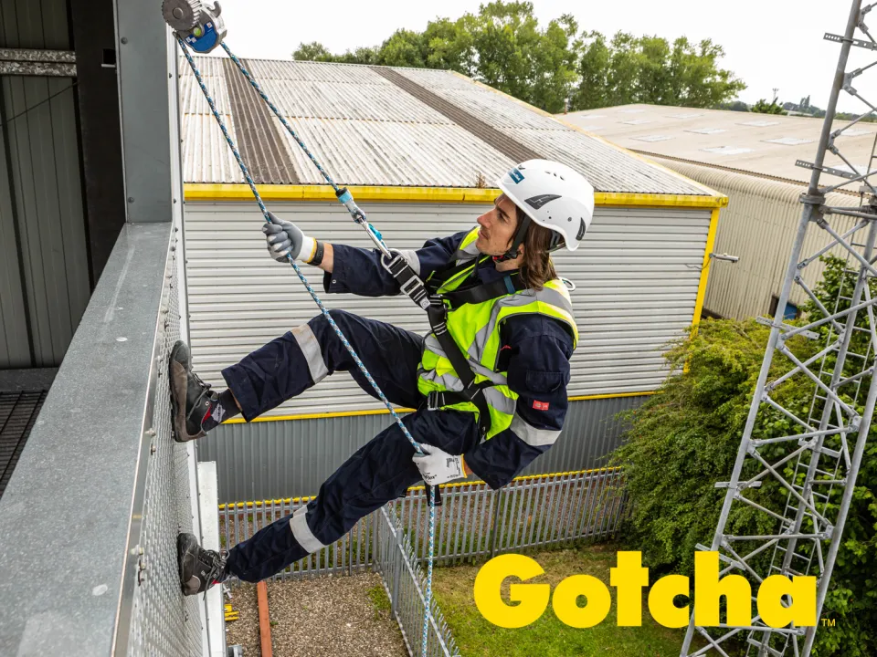 Evacuation situations at height and equipment required
